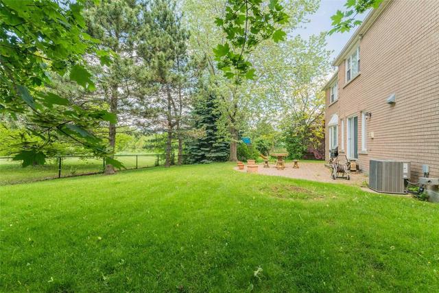 63 Brookshill Cres, House detached with 4 bedrooms, 5 bathrooms and 6 parking in Richmond Hill ON | Image 2