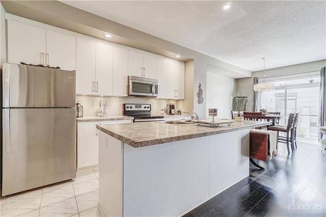 115 Chaperal Private, Townhouse with 2 bedrooms, 2 bathrooms and 2 parking in Ottawa ON | Image 7
