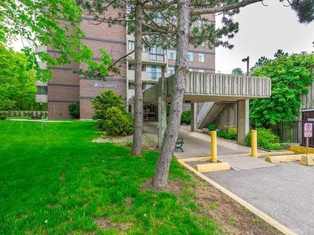 1001 - 1275 Markham Rd, Condo with 3 bedrooms, 2 bathrooms and 1 parking in Toronto ON | Image 2