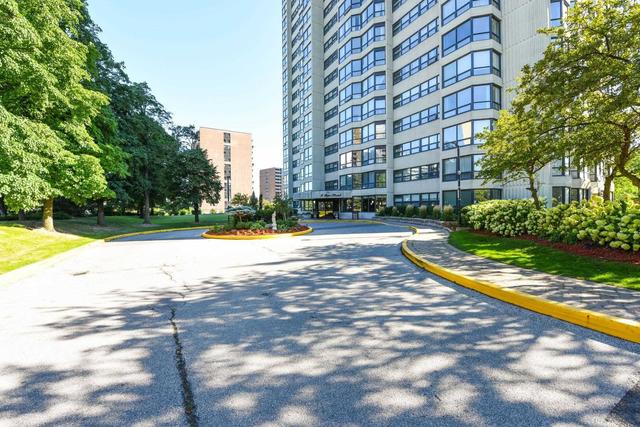 1901 - 8 Lisa St, Condo with 2 bedrooms, 2 bathrooms and 1 parking in Brampton ON | Image 12