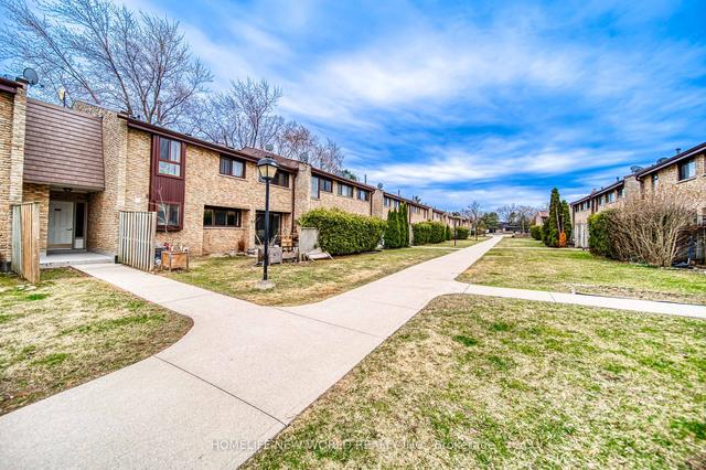 60 - 2605 Woodchester Dr, Townhouse with 3 bedrooms, 3 bathrooms and 1 parking in Mississauga ON | Image 12
