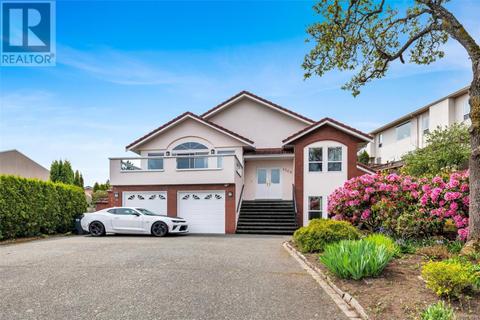 4268 Westervelt Pl, House detached with 7 bedrooms, 4 bathrooms and 5 parking in Saanich BC | Card Image