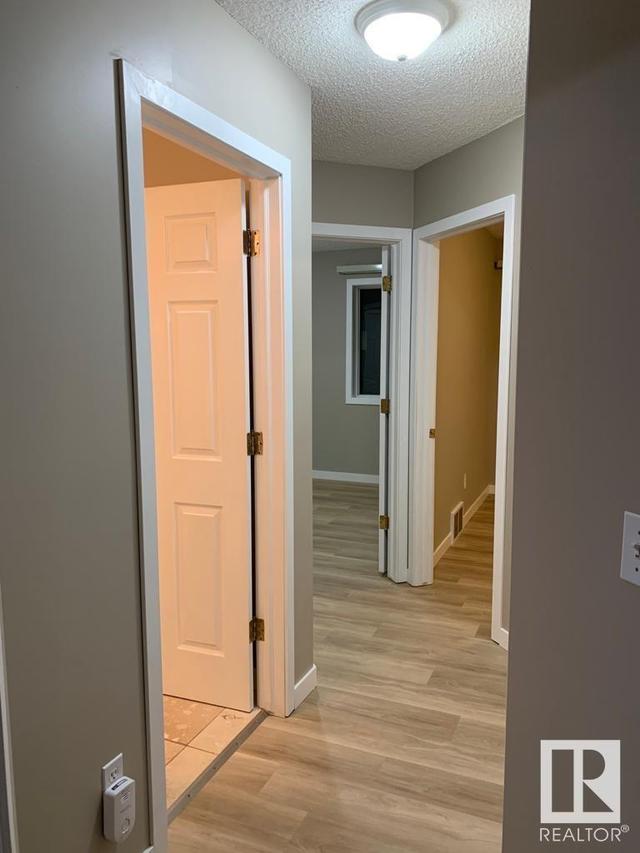 20024 53a Av Nw, House semidetached with 3 bedrooms, 1 bathrooms and null parking in Edmonton AB | Image 14