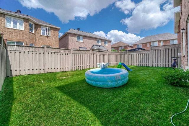 17 Tawnberry Circ, House detached with 4 bedrooms, 4 bathrooms and 5 parking in Brampton ON | Image 33