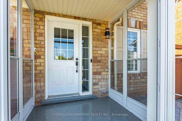 81 Trumpeter St, House semidetached with 3 bedrooms, 4 bathrooms and 3 parking in Toronto ON | Image 23