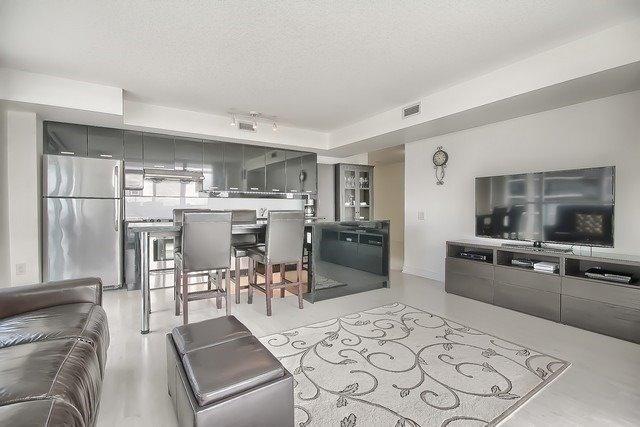 1002 - 29 Singer Crt, Condo with 2 bedrooms, 2 bathrooms and 1 parking in Toronto ON | Image 11
