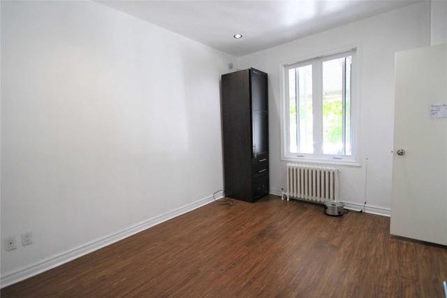 611 Ossington Ave, House detached with 2 bedrooms, 1 bathrooms and 0 parking in Toronto ON | Image 21
