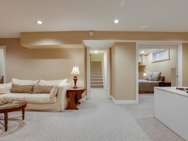 30 Regina Ave, House detached with 4 bedrooms, 4 bathrooms and 4 parking in Toronto ON | Image 22