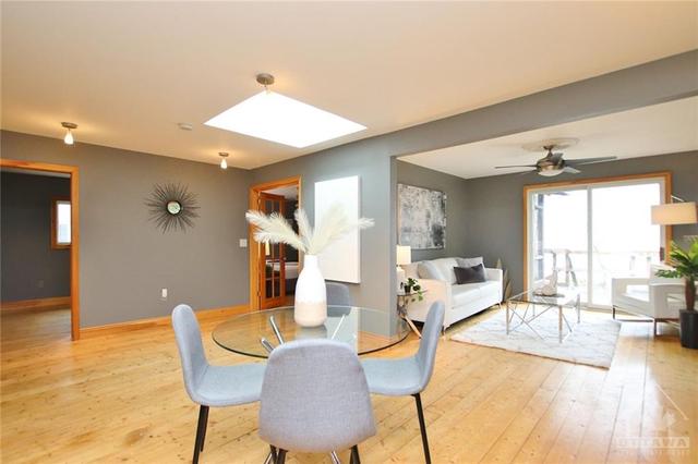 744 Bayview Drive, House detached with 2 bedrooms, 1 bathrooms and 5 parking in Ottawa ON | Image 11