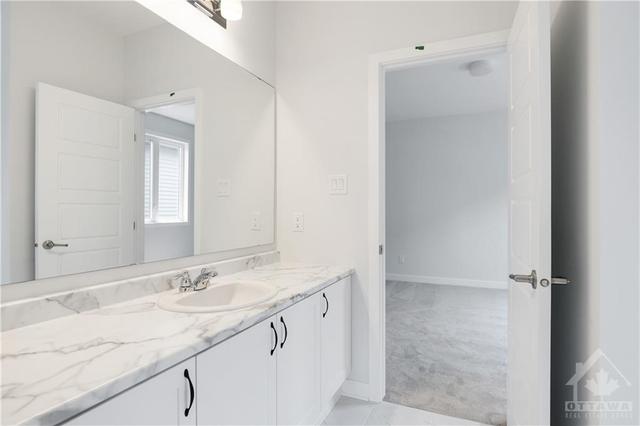 shared ensuite to 2 bedrooms | Image 15