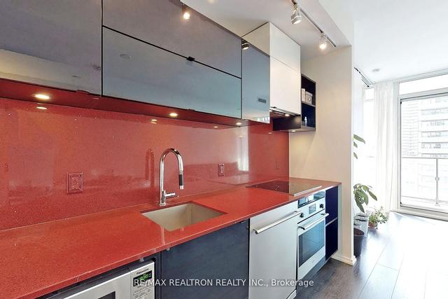 2710 - 125 Peter St, Condo with 1 bedrooms, 1 bathrooms and 0 parking in Toronto ON | Image 5