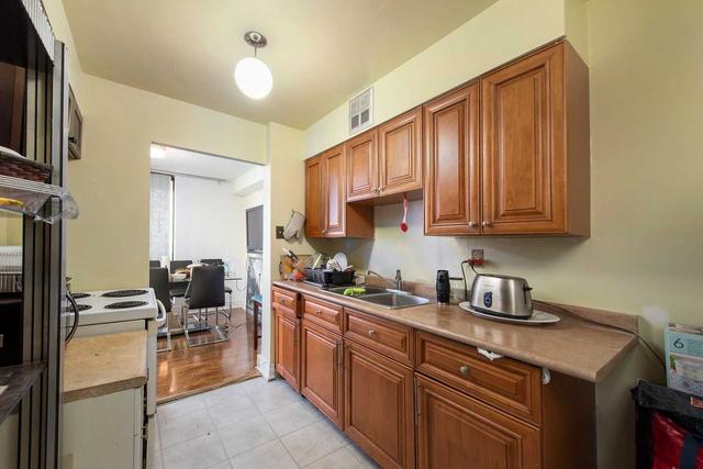 1201 - 301 Prudential Dr, Condo with 2 bedrooms, 1 bathrooms and 1 parking in Toronto ON | Image 3