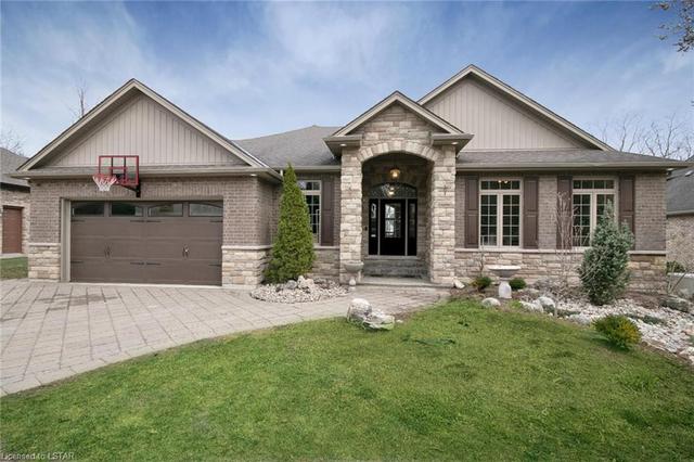 10158 Merrywood Drive, House detached with 5 bedrooms, 3 bathrooms and 8 parking in Lambton Shores ON | Image 1