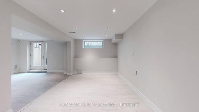 9 Hilda Ave, House detached with 4 bedrooms, 6 bathrooms and 7 parking in Toronto ON | Image 14