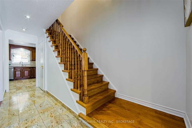 23 Millbank Crt, House detached with 4 bedrooms, 4 bathrooms and 5 parking in Vaughan ON | Image 16