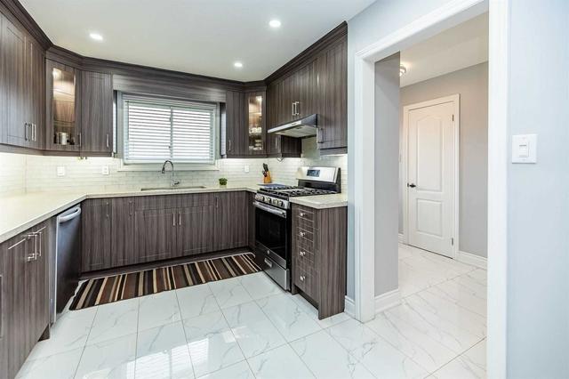7302 Lancaster Ave, House semidetached with 4 bedrooms, 3 bathrooms and 6 parking in Mississauga ON | Image 8