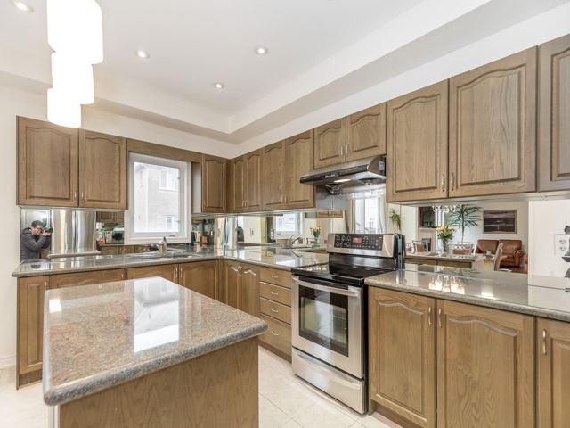 8 Timmins St, House detached with 4 bedrooms, 4 bathrooms and 4 parking in Brampton ON | Image 8