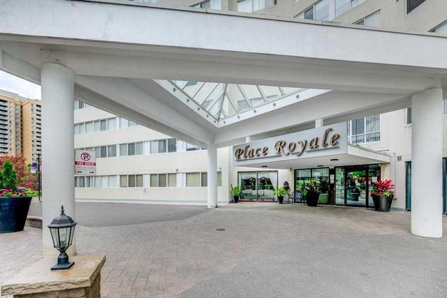 Sph7 - 3695 Kaneff Cres, Condo with 2 bedrooms, 2 bathrooms and 2 parking in Mississauga ON | Image 3