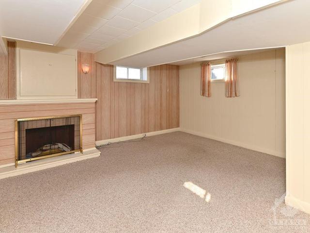 1249 Erindale Drive, House detached with 3 bedrooms, 2 bathrooms and 3 parking in Ottawa ON | Image 13