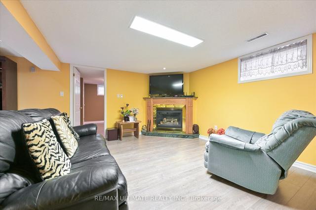 64 Juliet Cres, House detached with 2 bedrooms, 2 bathrooms and 8 parking in Toronto ON | Image 17