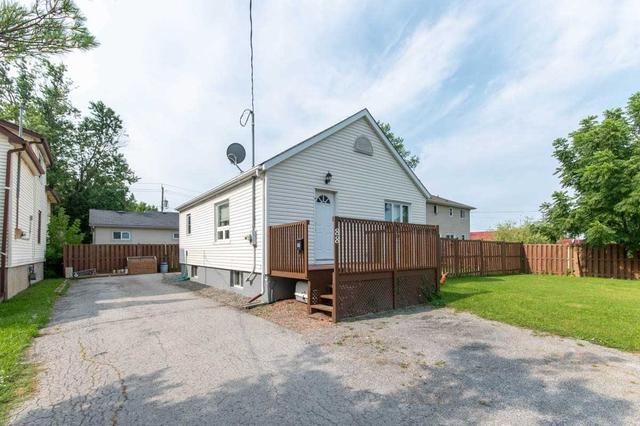 88 Rosedale Ave, House detached with 2 bedrooms, 2 bathrooms and 4 parking in St. Catharines ON | Image 23