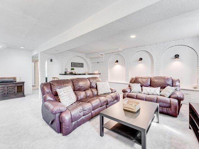 33 Lucas Lane, Condo with 2 bedrooms, 2 bathrooms and 2 parking in Ajax ON | Image 17