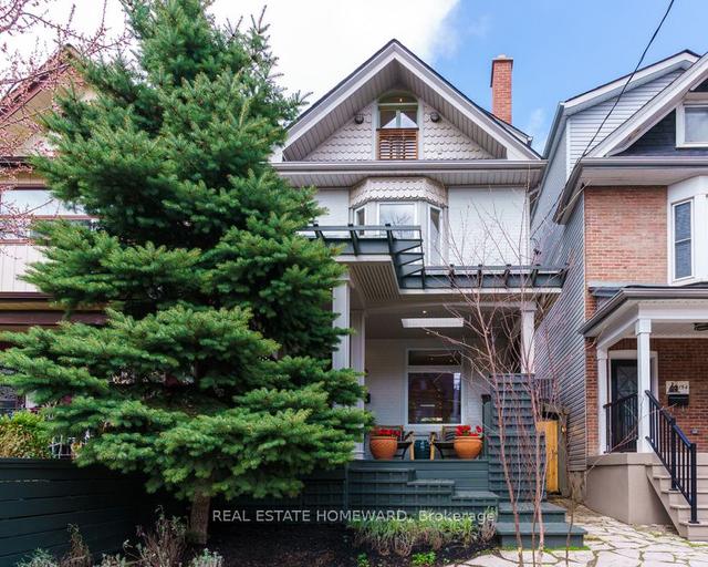 152 Simpson Ave, House detached with 4 bedrooms, 4 bathrooms and 0 parking in Toronto ON | Image 1
