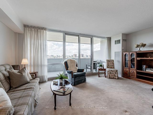 1513 - 260 Scarlett Rd, Condo with 2 bedrooms, 2 bathrooms and 1 parking in Toronto ON | Image 3