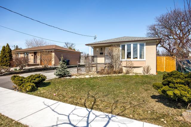 38 Wheatsheaf Cres, House detached with 3 bedrooms, 2 bathrooms and 7 parking in Toronto ON | Image 23