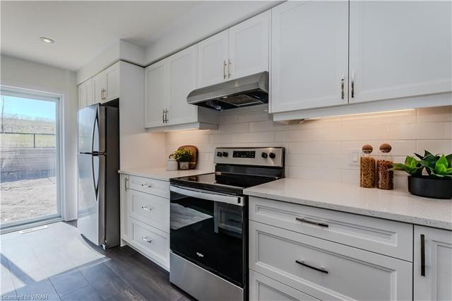j077 - 9 Urbane Boulevard, House attached with 3 bedrooms, 2 bathrooms and 2 parking in Kitchener ON | Image 13
