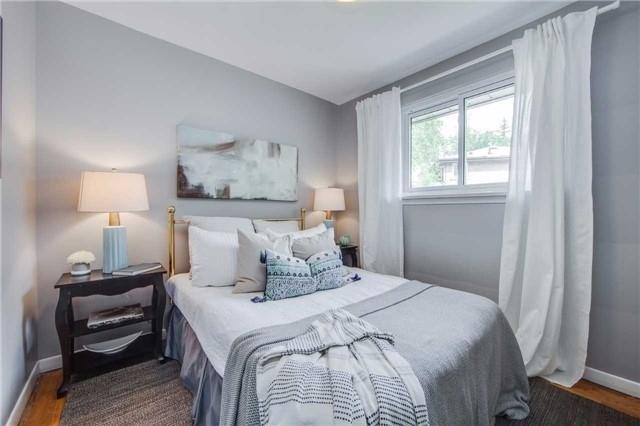 81 Tivoli Crt, House semidetached with 3 bedrooms, 1 bathrooms and 3 parking in Toronto ON | Image 7