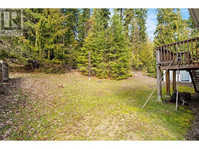 7451 Estate Drive, House detached with 3 bedrooms, 2 bathrooms and 4 parking in Columbia Shuswap F BC | Image 34