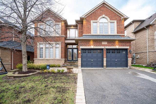 1396 Clearwater Cres, House detached with 4 bedrooms, 5 bathrooms and 2 parking in Oakville ON | Image 2