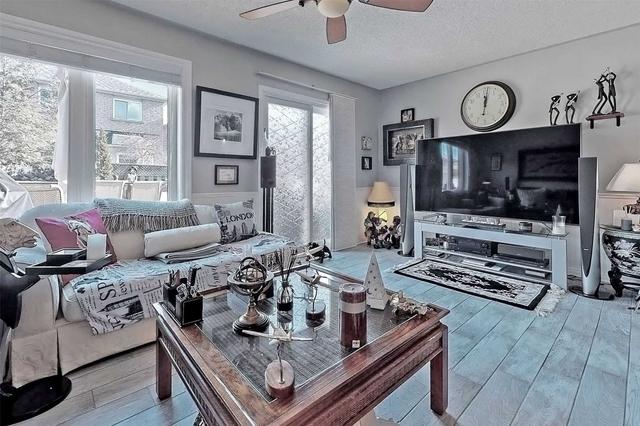 619 Pinder Ave, House semidetached with 3 bedrooms, 3 bathrooms and 3 parking in Newmarket ON | Image 2