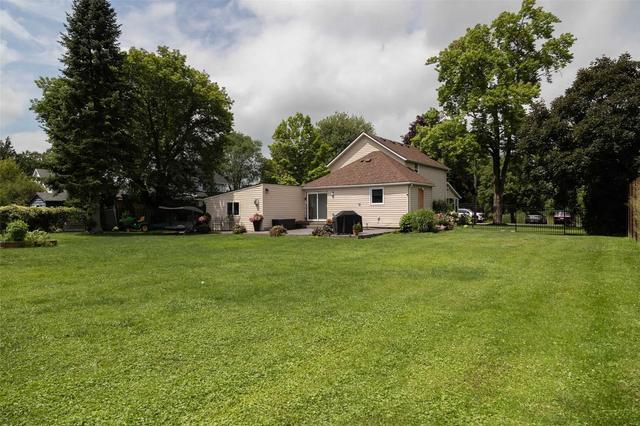 235 Oakland Rd, House detached with 3 bedrooms, 2 bathrooms and 5 parking in Brant ON | Image 16