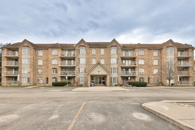 b406 - 216 Plains Rd W, Condo with 1 bedrooms, 1 bathrooms and 1 parking in Burlington ON | Image 1