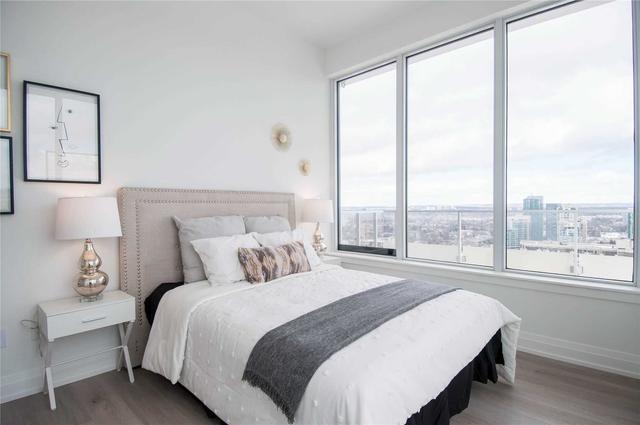 ph608 - 75 Canterbury Pl, Condo with 3 bedrooms, 2 bathrooms and 1 parking in Toronto ON | Card Image