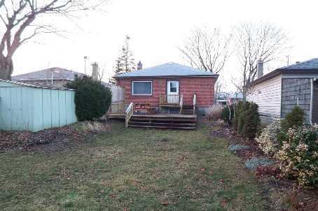79 Savona Dr, House detached with 3 bedrooms, 2 bathrooms and 3 parking in Toronto ON | Image 9