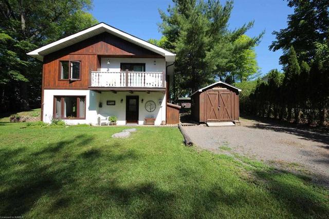 9205 Perth Road, House detached with 4 bedrooms, 2 bathrooms and null parking in South Frontenac ON | Image 2