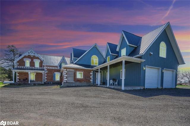 8464 6th Line, House detached with 4 bedrooms, 2 bathrooms and 32 parking in Essa ON | Image 1