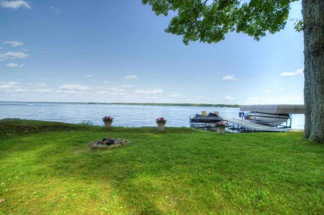 68 West Bay Blvd, House detached with 4 bedrooms, 2 bathrooms and 8 parking in Kawartha Lakes ON | Image 3