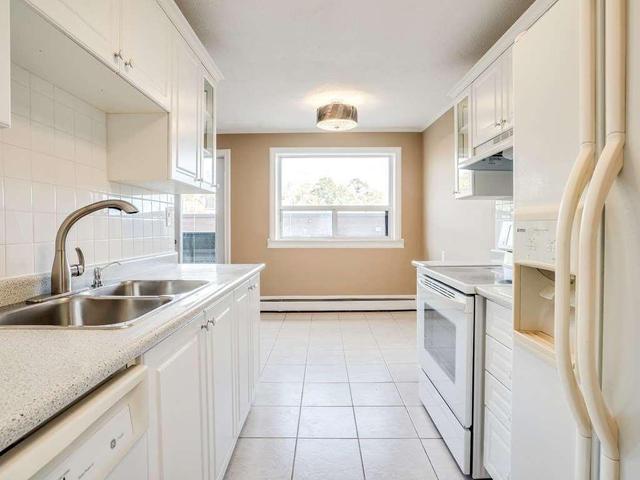 206 - 2411 New St, Condo with 2 bedrooms, 1 bathrooms and 1 parking in Burlington ON | Image 3