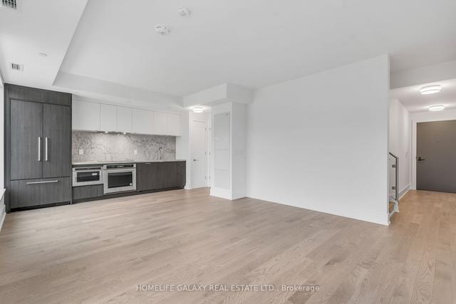 311 - 25 Adra Grado Way, Condo with 2 bedrooms, 2 bathrooms and 2 parking in Toronto ON | Image 2