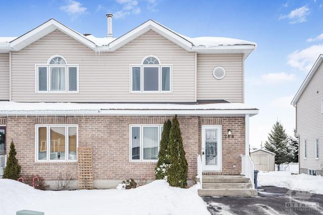 268 Trillium Circle, Home with 3 bedrooms, 2 bathrooms and 4 parking in Alfred and Plantagenet ON | Image 1