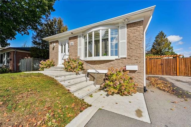 14 Sutherland Ave, House detached with 3 bedrooms, 2 bathrooms and 4 parking in Brampton ON | Image 1