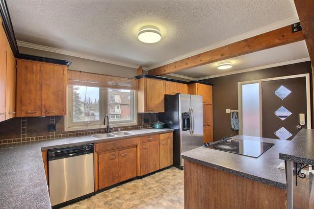 4609 52 Street, House detached with 6 bedrooms, 2 bathrooms and 6 parking in Olds AB | Image 5