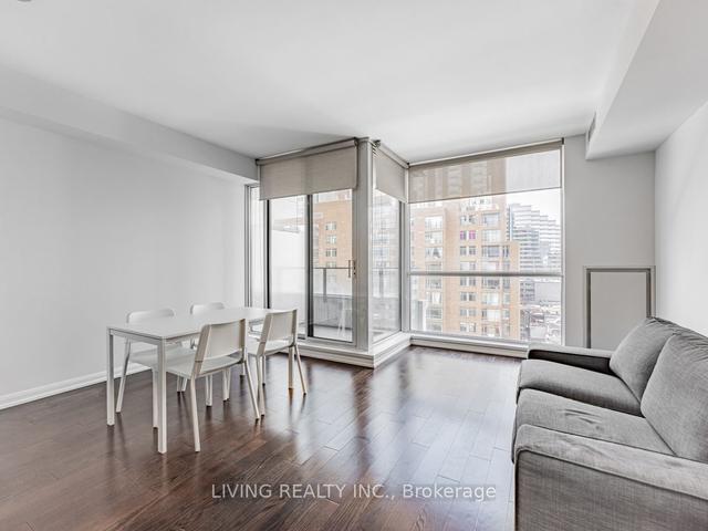 1523b - 111 Elizabeth St, Condo with 1 bedrooms, 1 bathrooms and 1 parking in Toronto ON | Image 3