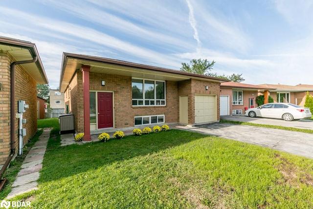 3 Buchanan Street, House detached with 5 bedrooms, 2 bathrooms and 5 parking in Barrie ON | Image 3