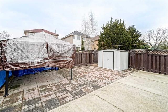 55 Ready Crt, House detached with 3 bedrooms, 3 bathrooms and 2 parking in Brampton ON | Image 5