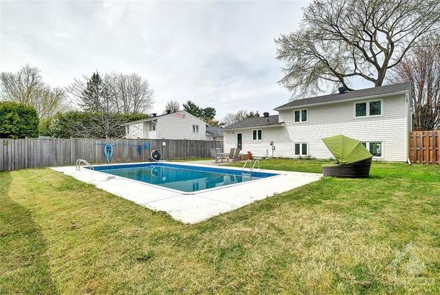 2157 Monson Crescent, House detached with 3 bedrooms, 3 bathrooms and 2 parking in Ottawa ON | Image 28